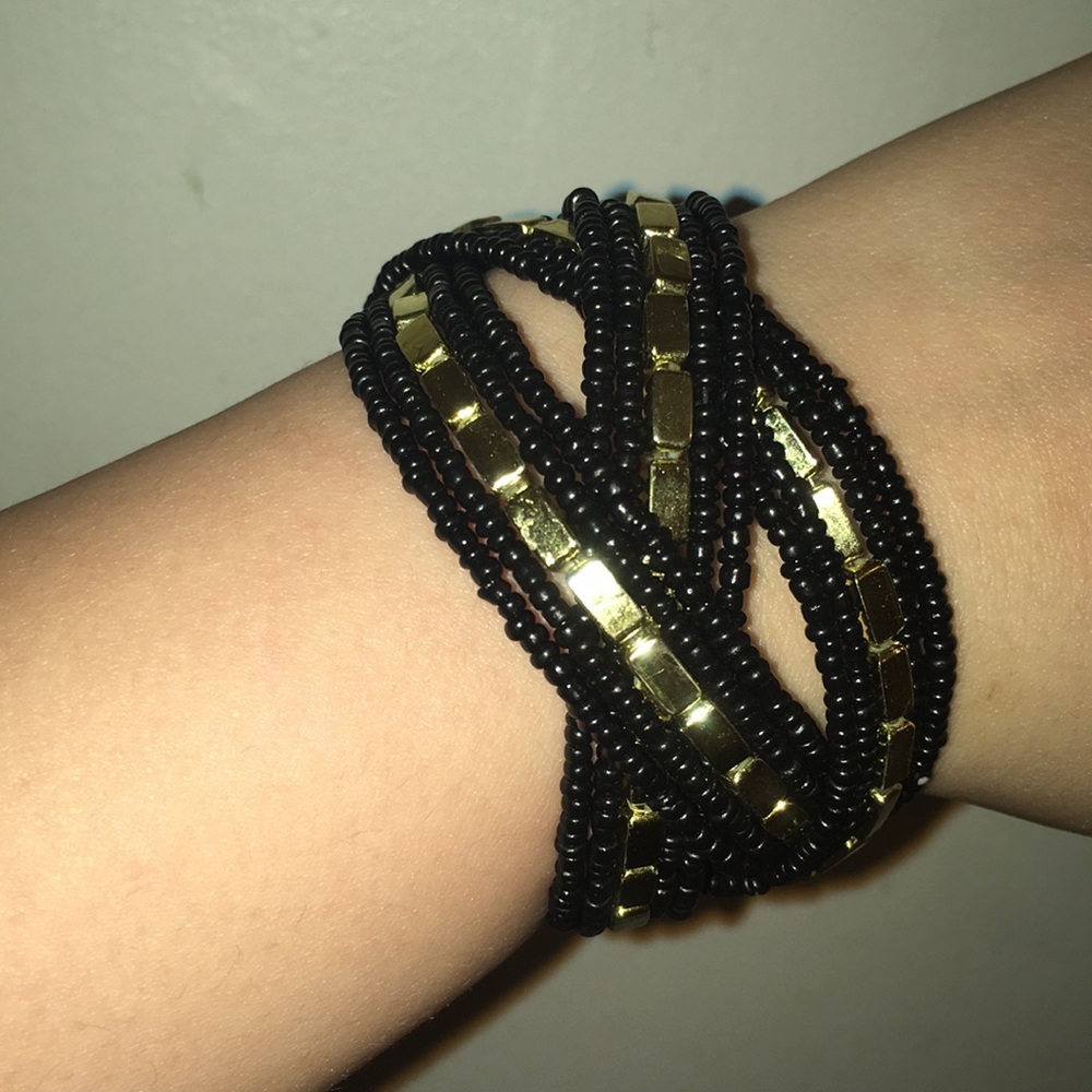 Black and gold fancy beaded bracelet